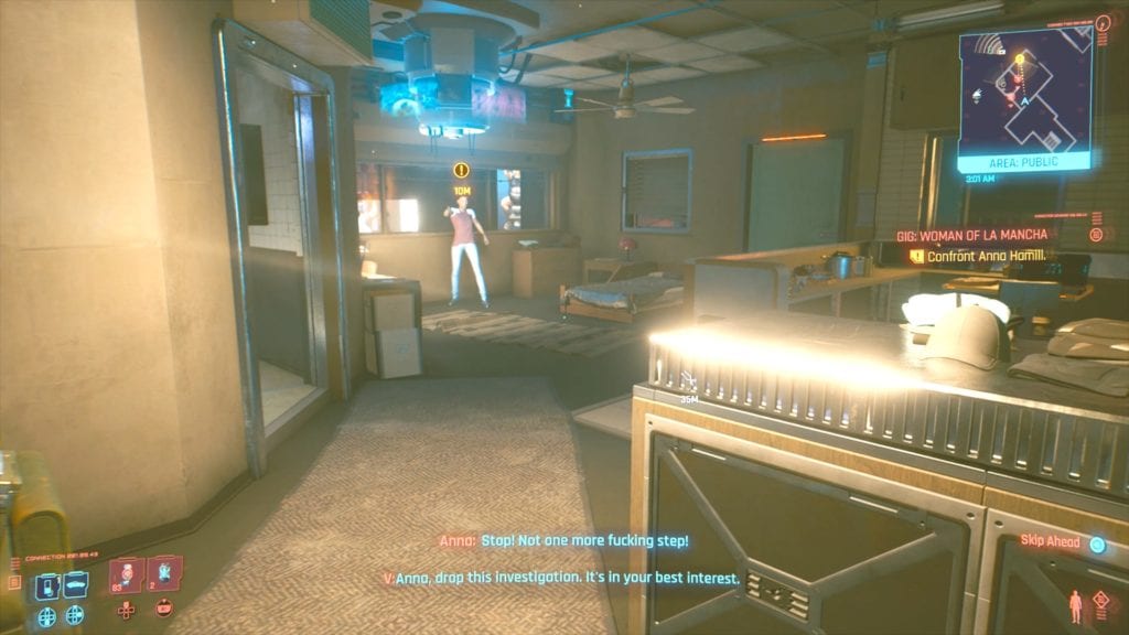 Anna Hamill pointing a gun at you during a Woman of la Mancha Gig in Cyberpunk 2077